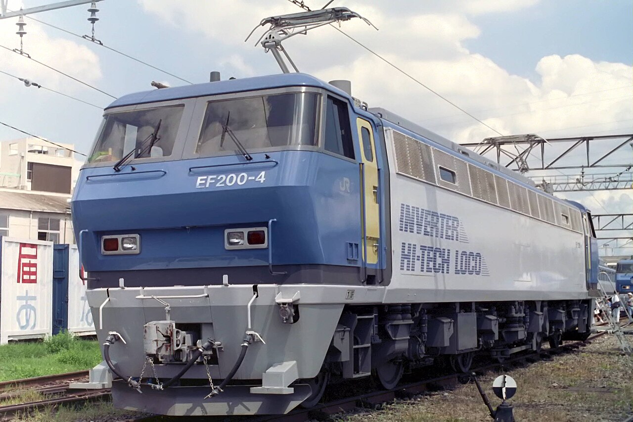 JR Freight Class EF200 electric locomotive EF200-4 at Suita Depot, Osaka.
